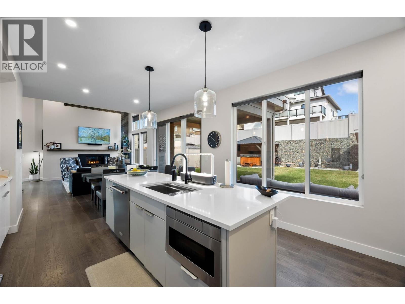 1886 Qu'appelle Boulevard, Kamloops, British Columbia  V2E 0C7 - Photo 10 - 10383652