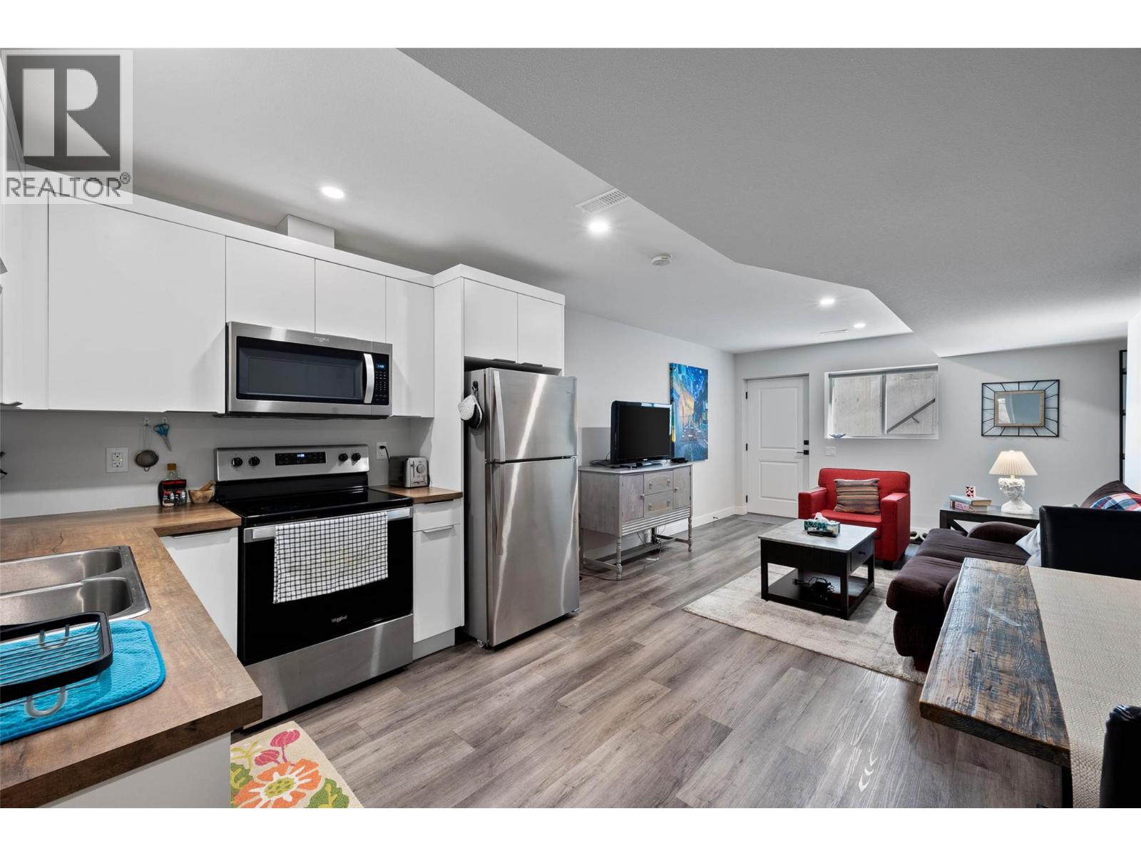 1886 Qu'appelle Boulevard, Kamloops, British Columbia  V2E 0C7 - Photo 27 - 10383652