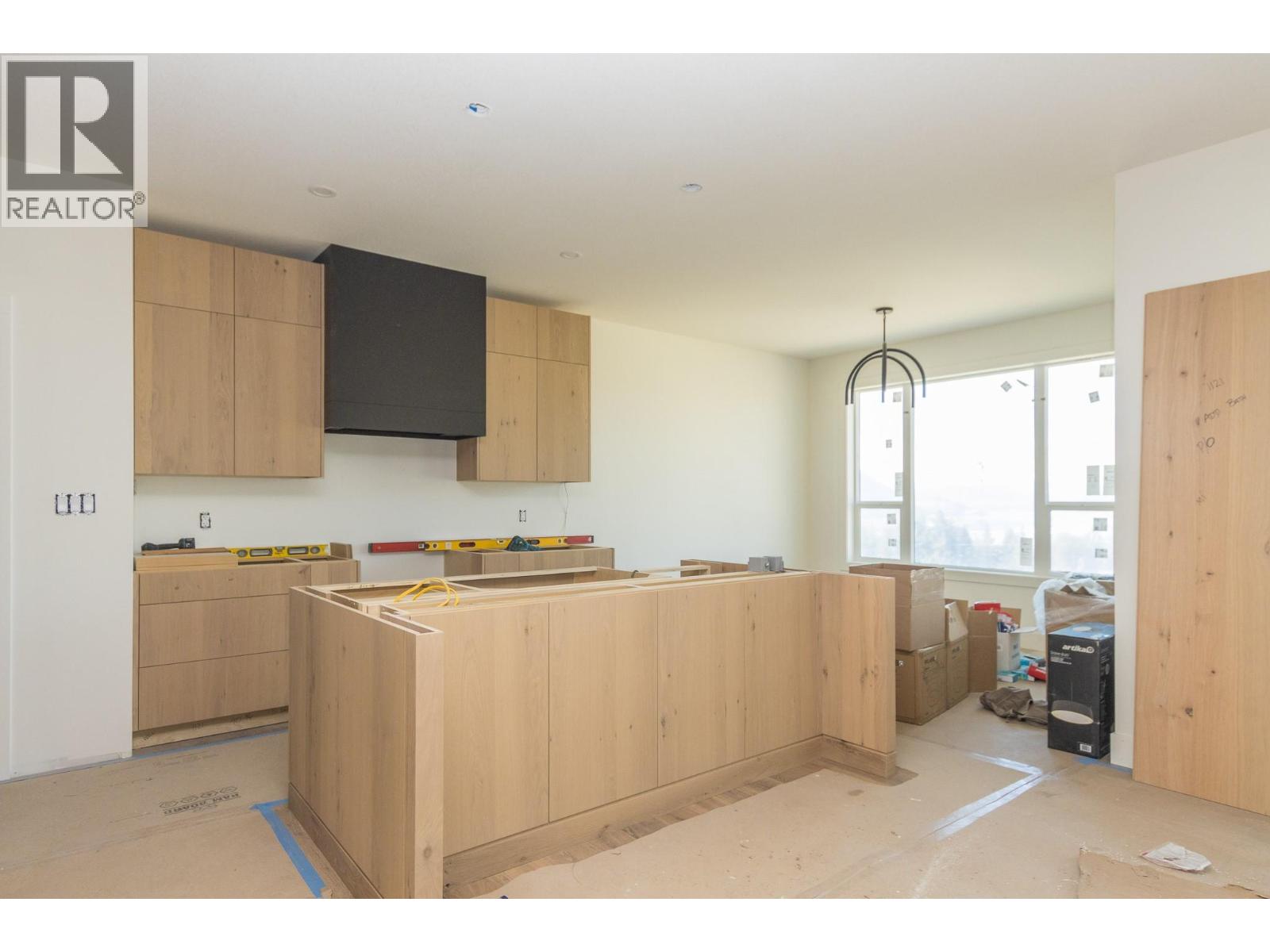 1121 16 Avenue Se, Salmon Arm, British Columbia  V1E 2R5 - Photo 5 - 10383846