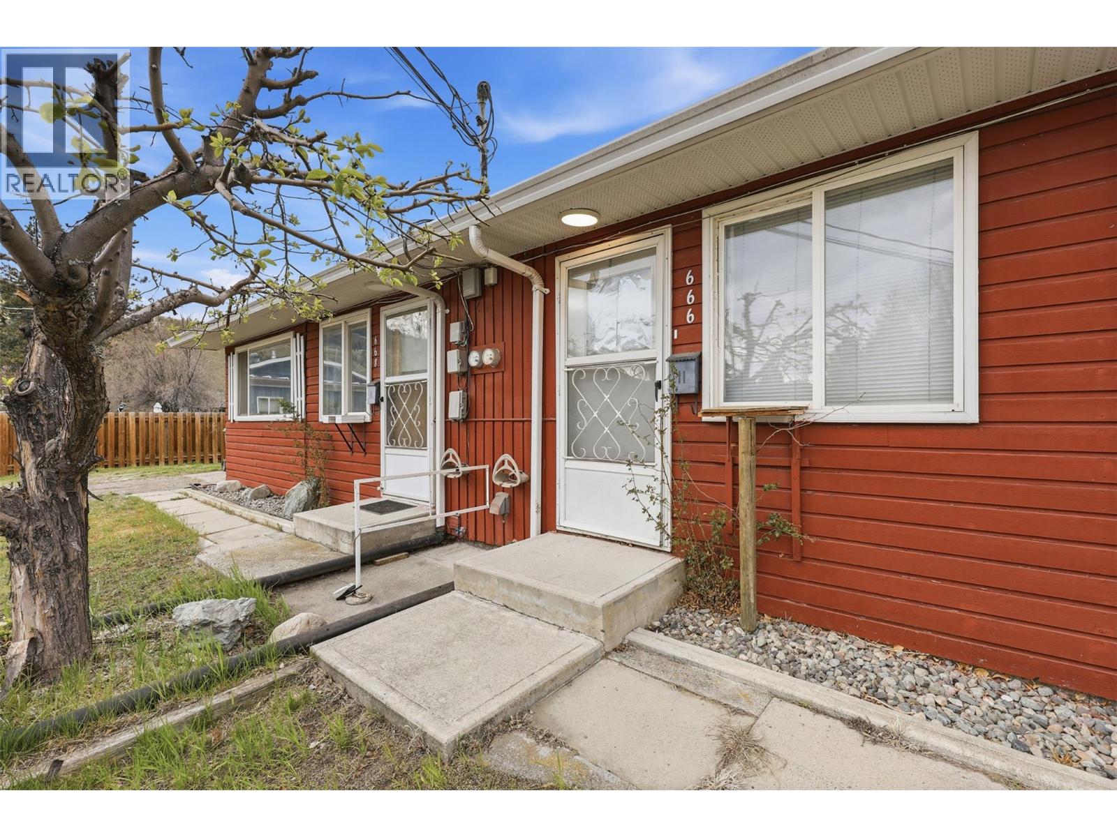 666/668 Reemon Drive, Kamloops, British Columbia  V2B 6T1 - Photo 4 - 10383785