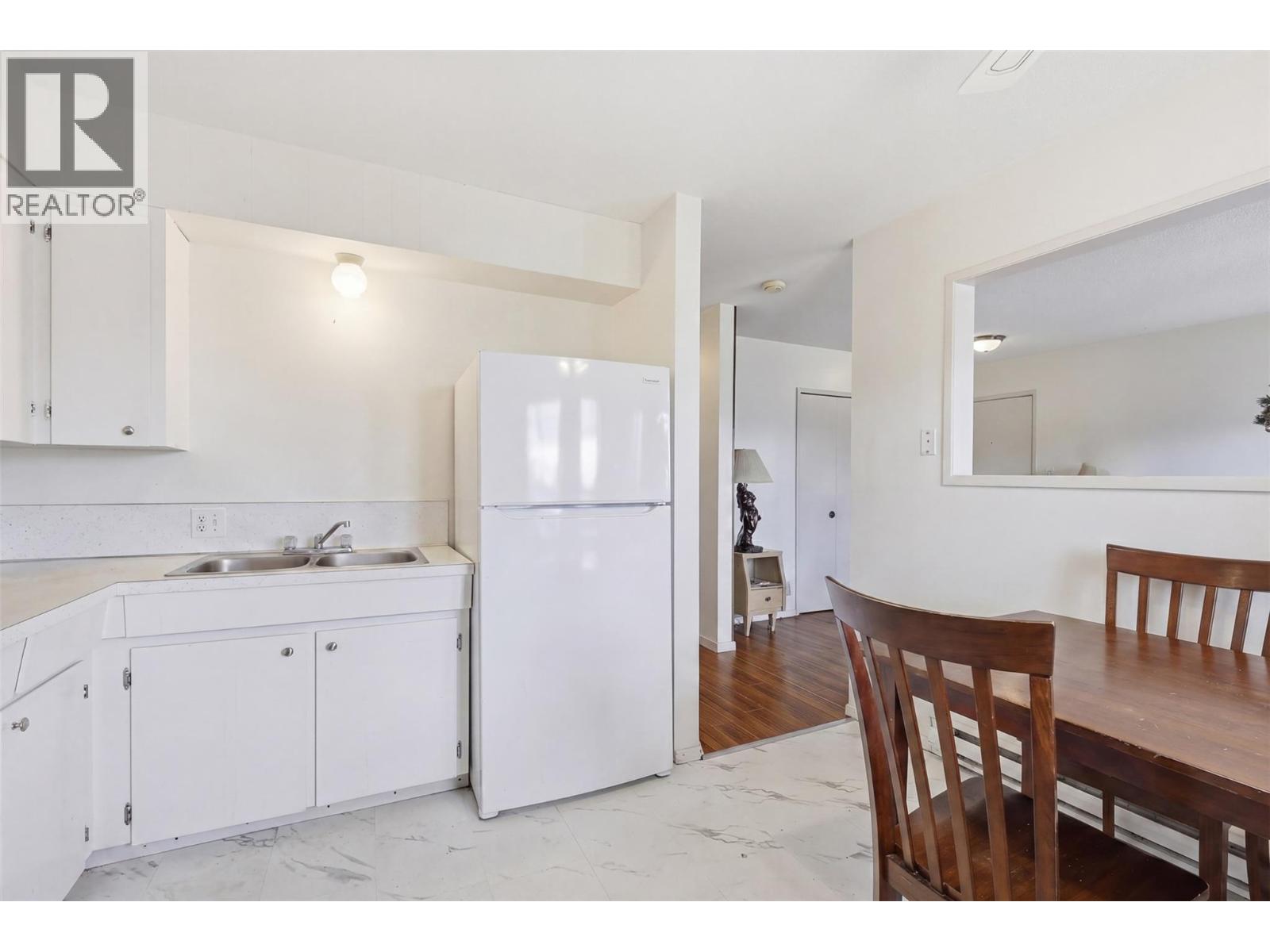 666/668 Reemon Drive, Kamloops, British Columbia  V2B 6T1 - Photo 8 - 10383785