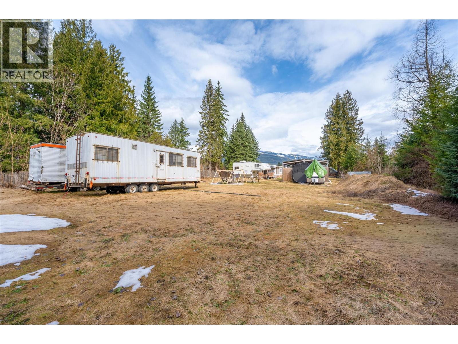 1657 Illinisky Road, Revelstoke, British Columbia  V0E 3K0 - Photo 34 - 10382619