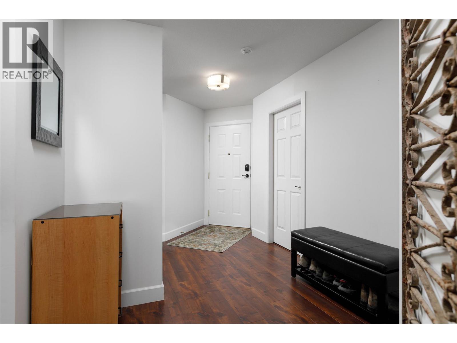 1055 Lawrence Avenue Unit# 202, Kelowna, British Columbia  V1Y 6M3 - Photo 2 - 10383876