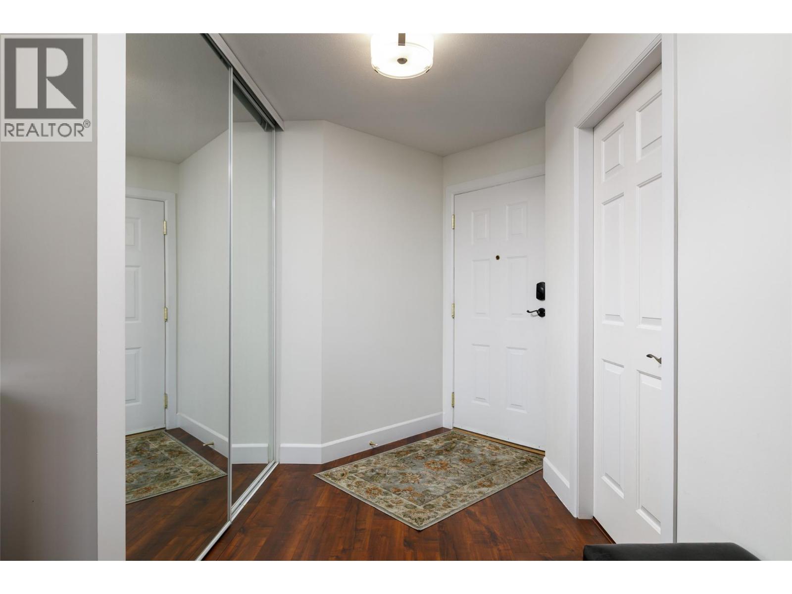 1055 Lawrence Avenue Unit# 202, Kelowna, British Columbia  V1Y 6M3 - Photo 3 - 10383876