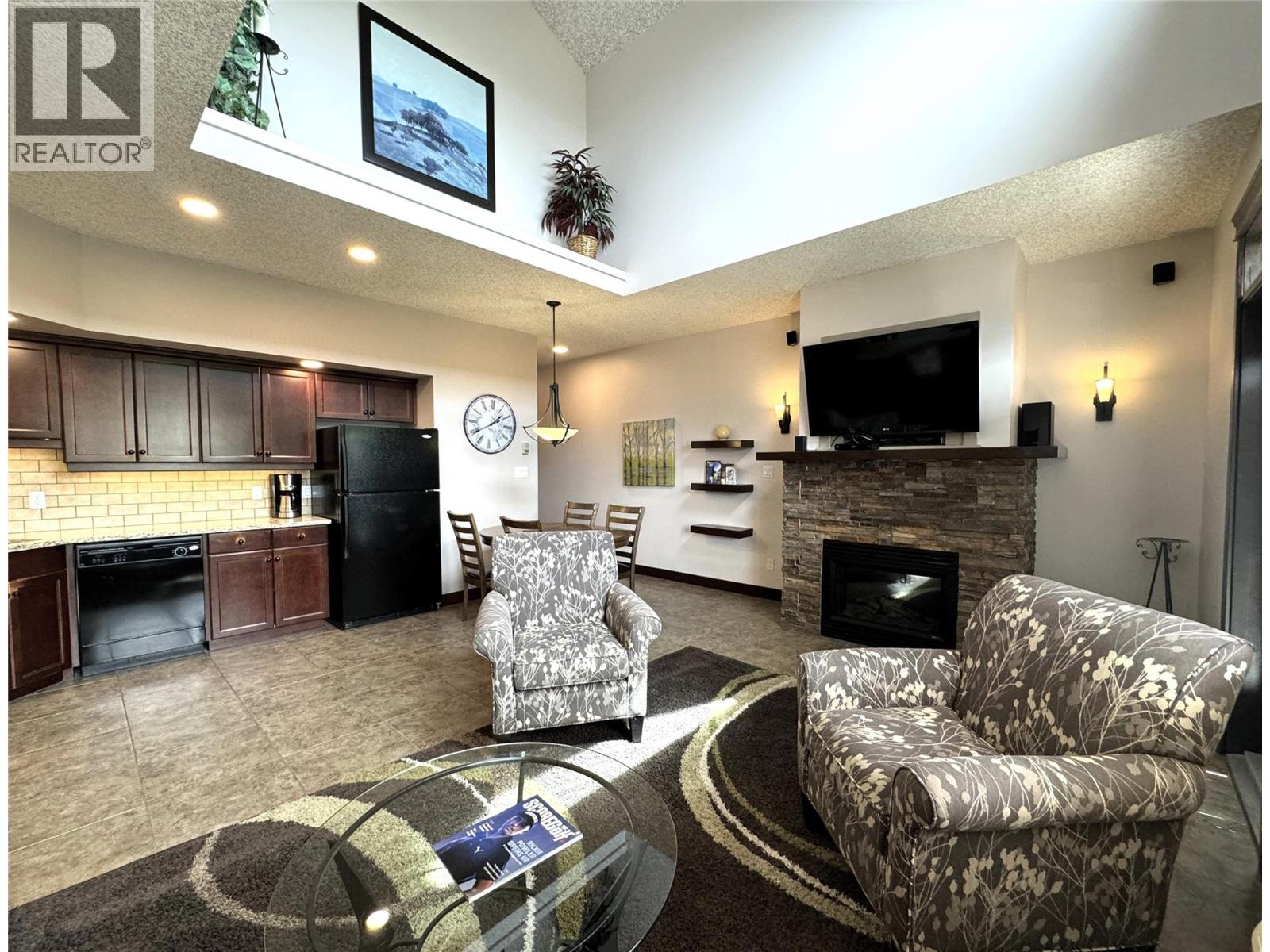 500 Bighorn Boulevard Unit# 533b, Radium Hot Springs, British Columbia  V0A 1M0 - Photo 1 - 10383500