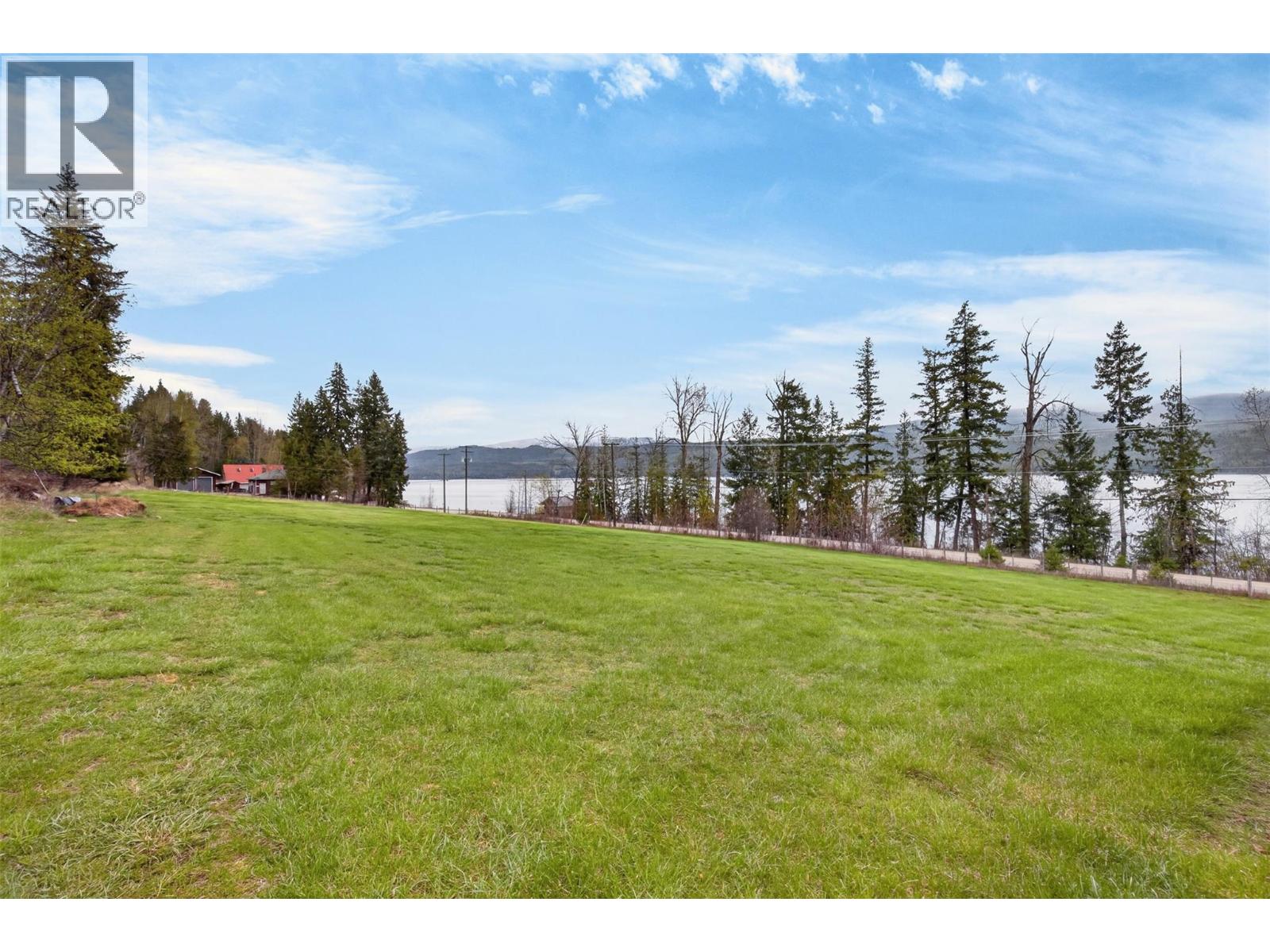 7483 Squilax-Anglemont Road, Anglemont, British Columbia  V0E 1M8 - Photo 12 - 10383724