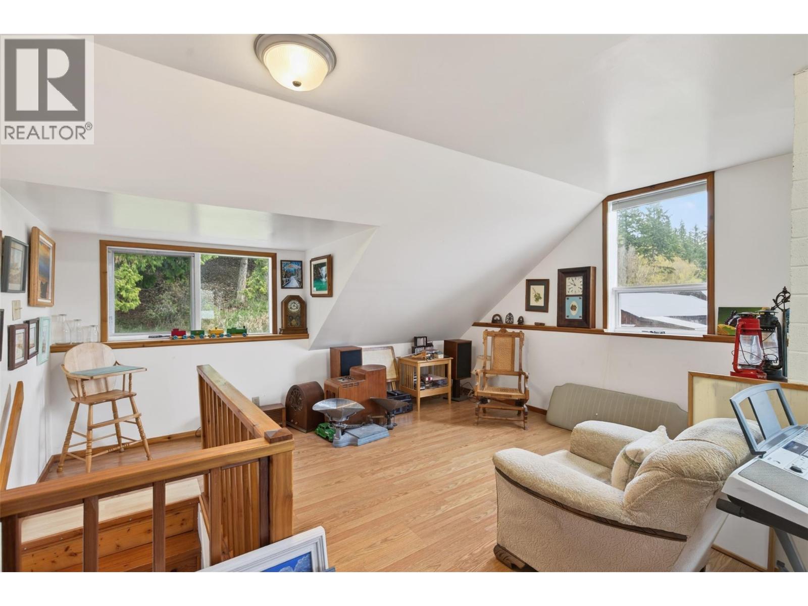 7483 Squilax-Anglemont Road, Anglemont, British Columbia  V0E 1M8 - Photo 27 - 10383724