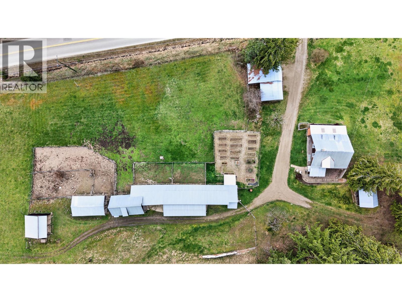 7483 Squilax-Anglemont Road, Anglemont, British Columbia  V0E 1M8 - Photo 38 - 10383724