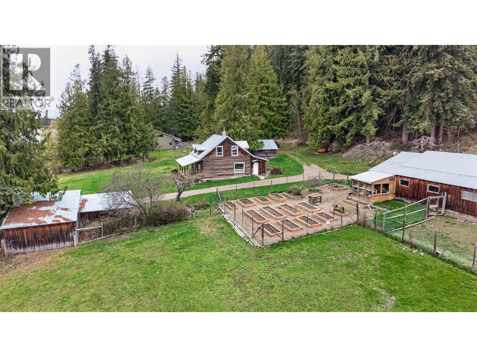 7483 Squilax-Anglemont Road, Anglemont, British Columbia  V0E 1M8 - Photo 44 - 10383724