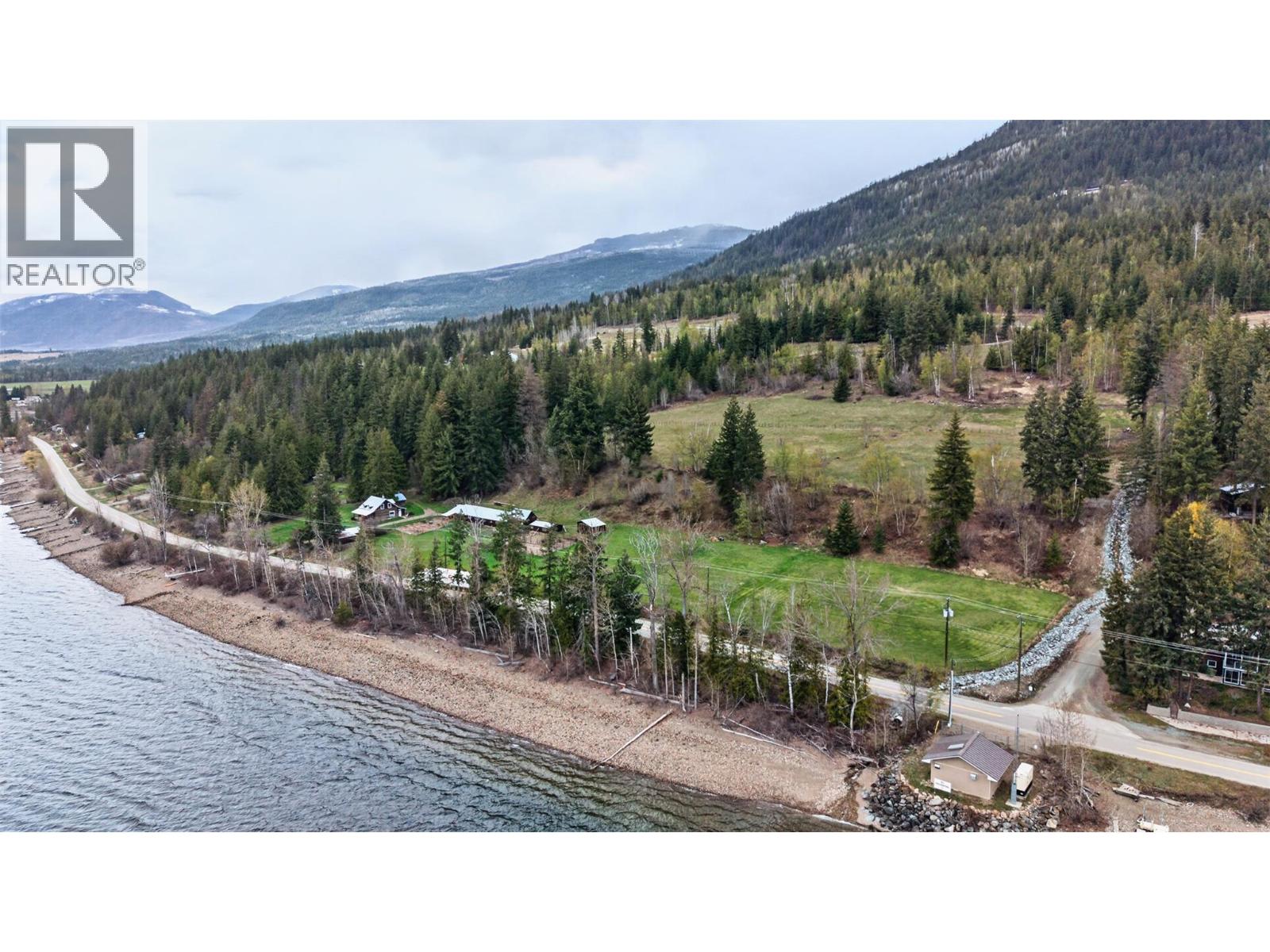 7483 Squilax-Anglemont Road, Anglemont, British Columbia  V0E 1M8 - Photo 6 - 10383724