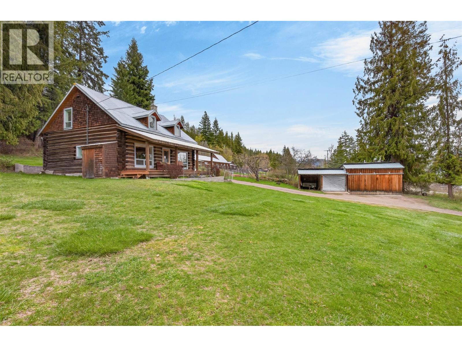 7483 Squilax-Anglemont Road, Anglemont, British Columbia  V0E 1M8 - Photo 8 - 10383724