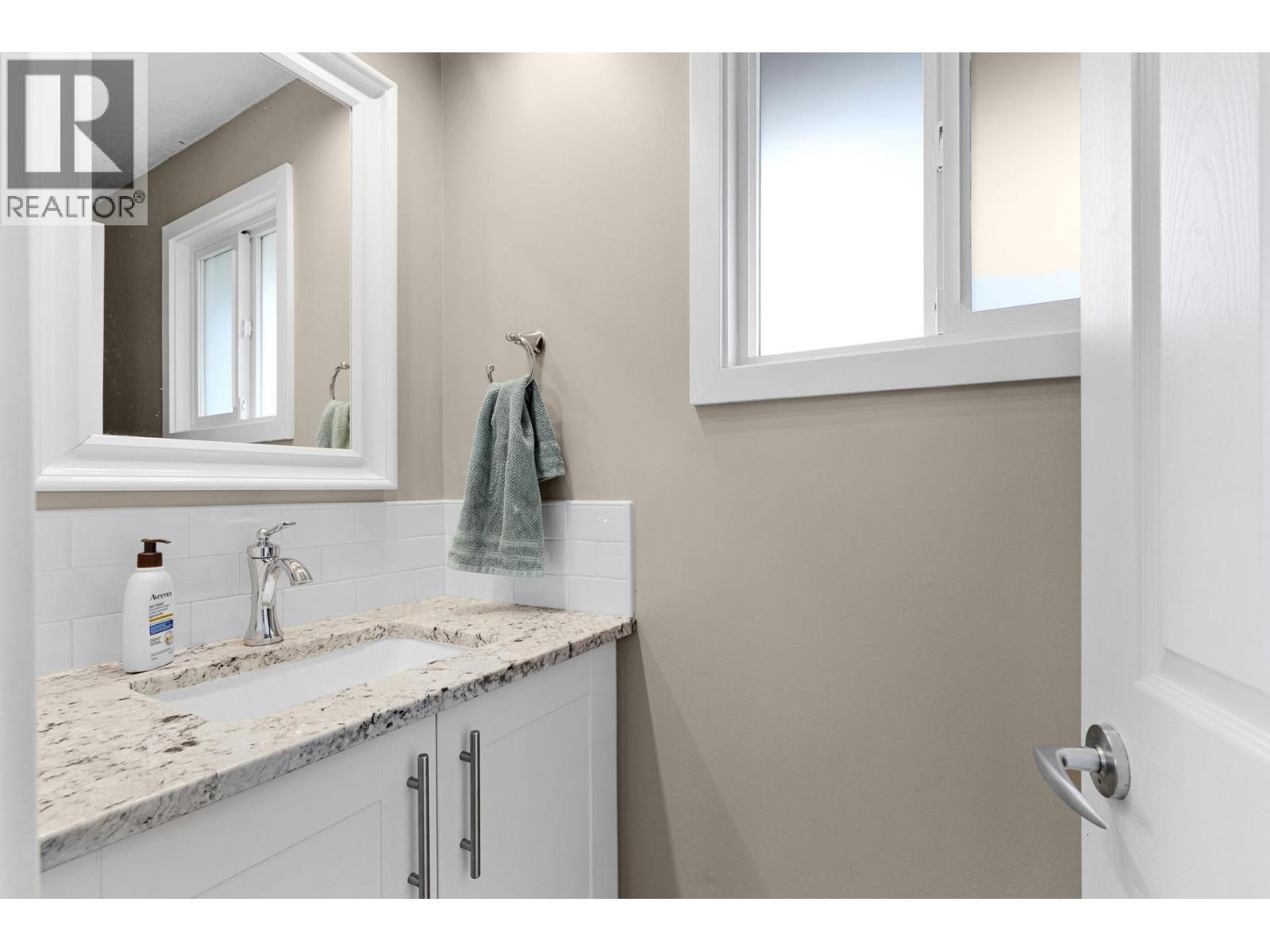 11438 Okanagan Centre Road E, Lake Country, British Columbia  V4V 1G7 - Photo 17 - 10383703