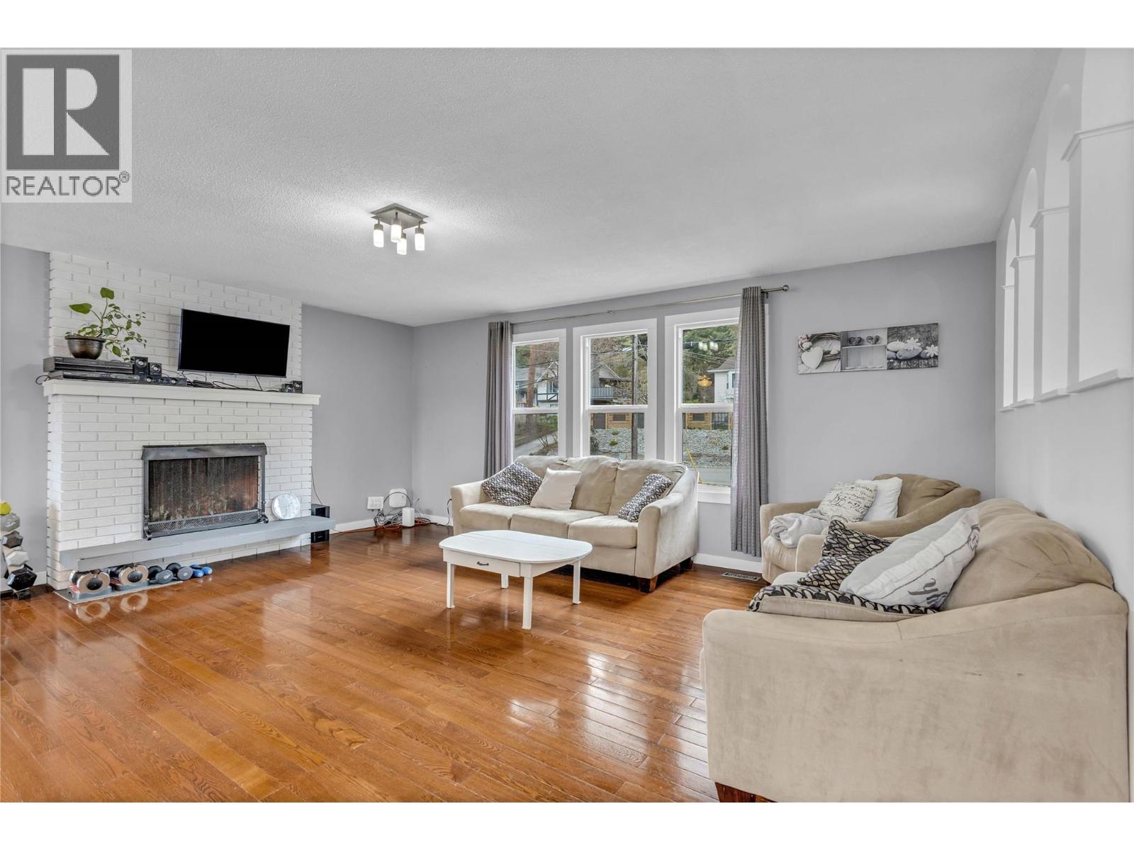 3281 Mciver Road, West Kelowna, British Columbia  V4T 1G2 - Photo 6 - 10383877