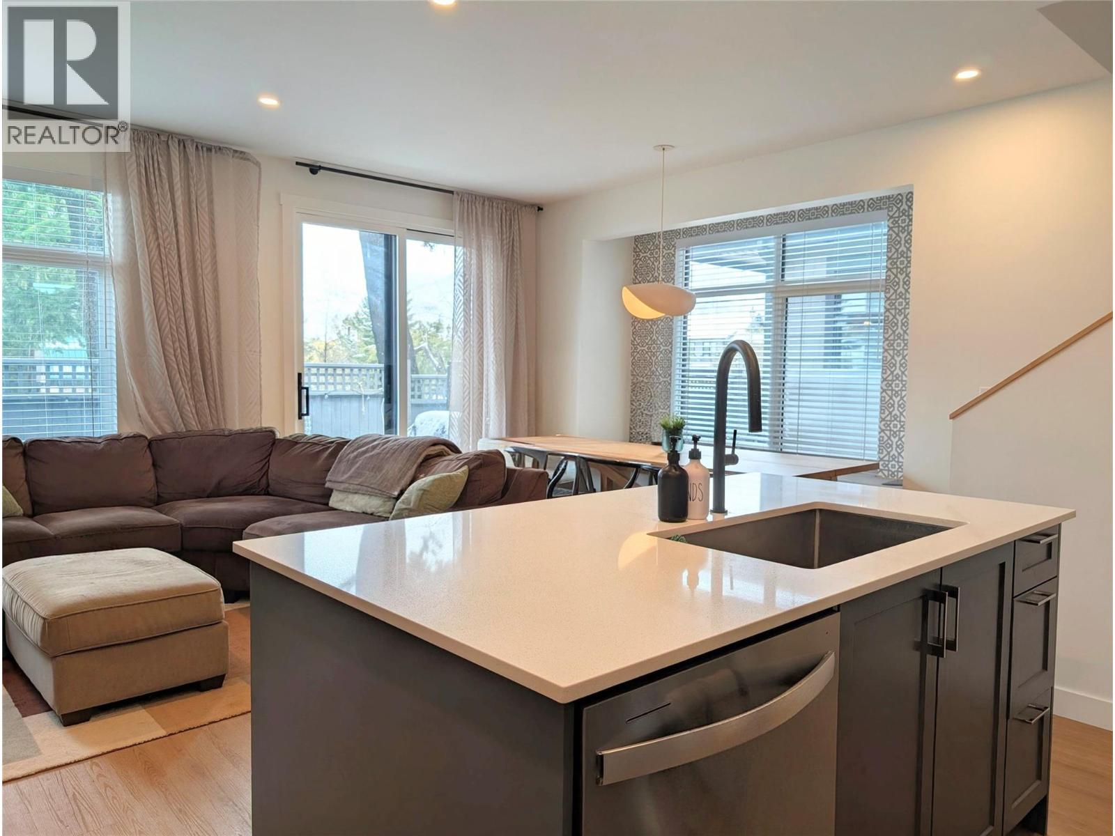 703 15a Crescent Unit# 12, Invermere, British Columbia  V0A 1K4 - Photo 10 - 10383249