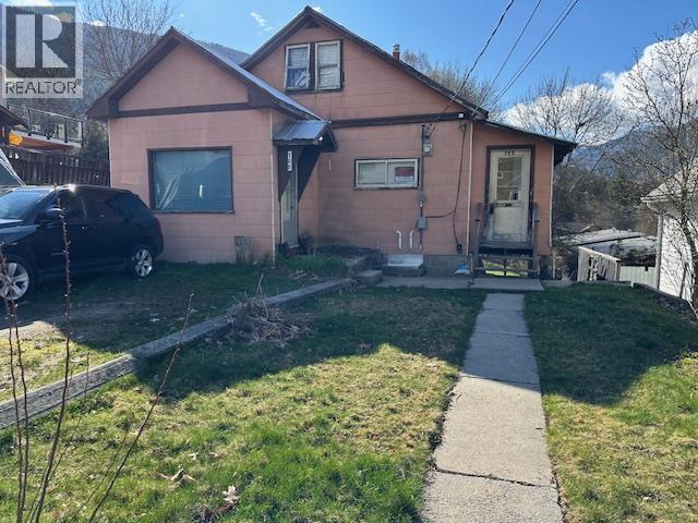 108 Richards Street, Nelson, British Columbia  V1L 5J5 - Photo 1 - 10383956