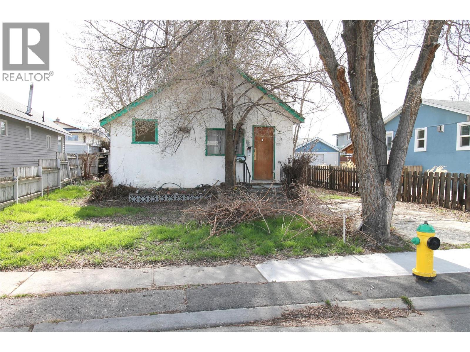 496 Heales Avenue, Penticton, British Columbia  V2A 1G4 - Photo 1 - 10383952