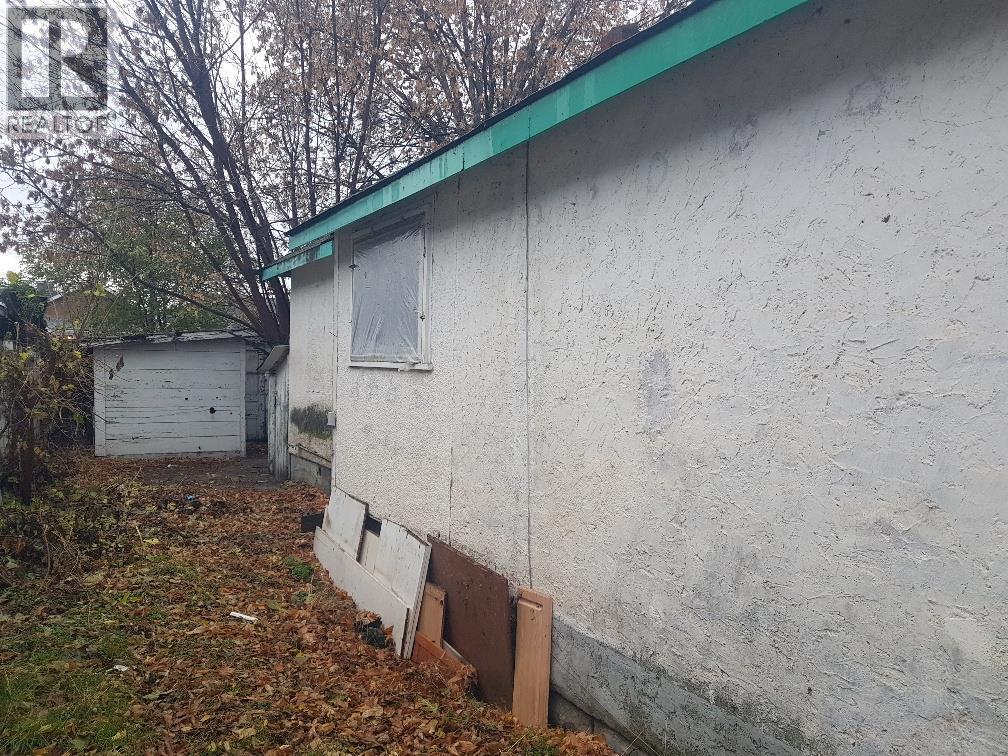 496 Heales Avenue, Penticton, British Columbia  V2A 1G4 - Photo 5 - 10383952