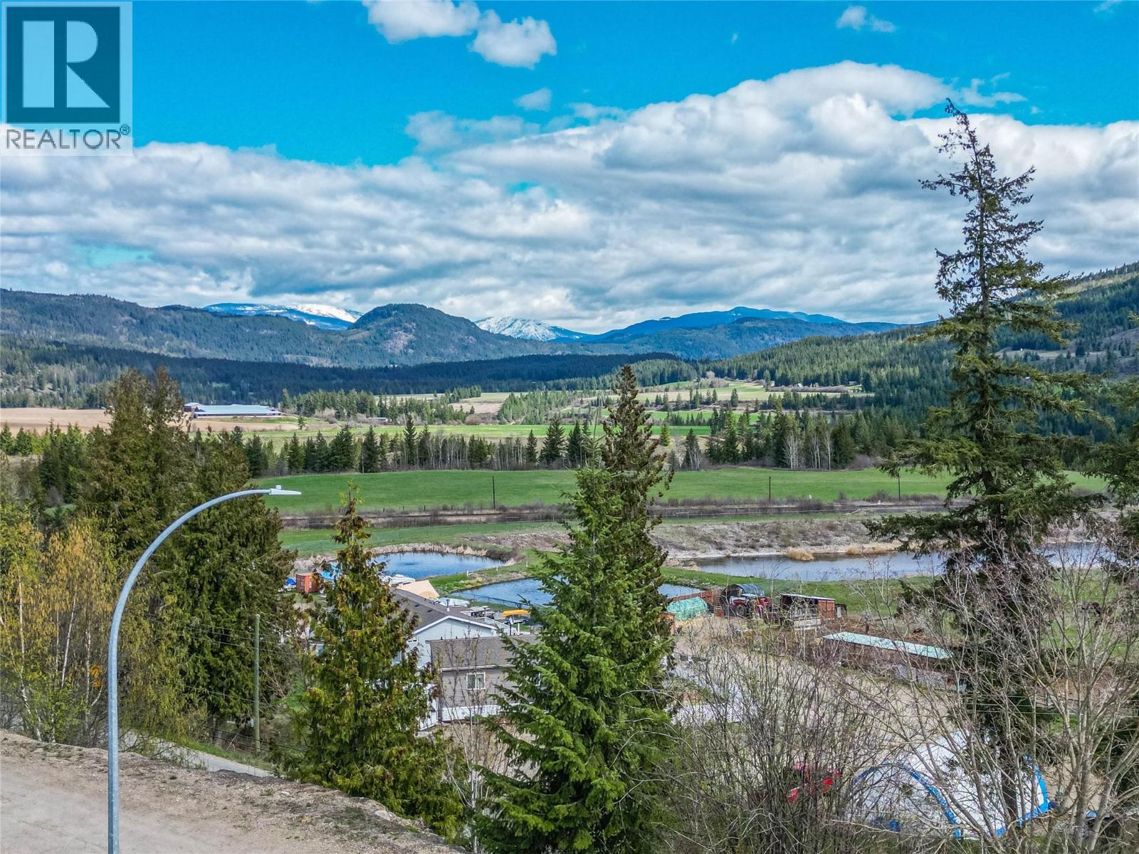1885 Tappen Notch Hill Road Unit# 2, Tappen, British Columbia  V0E 2X3 - Photo 19 - 10383895