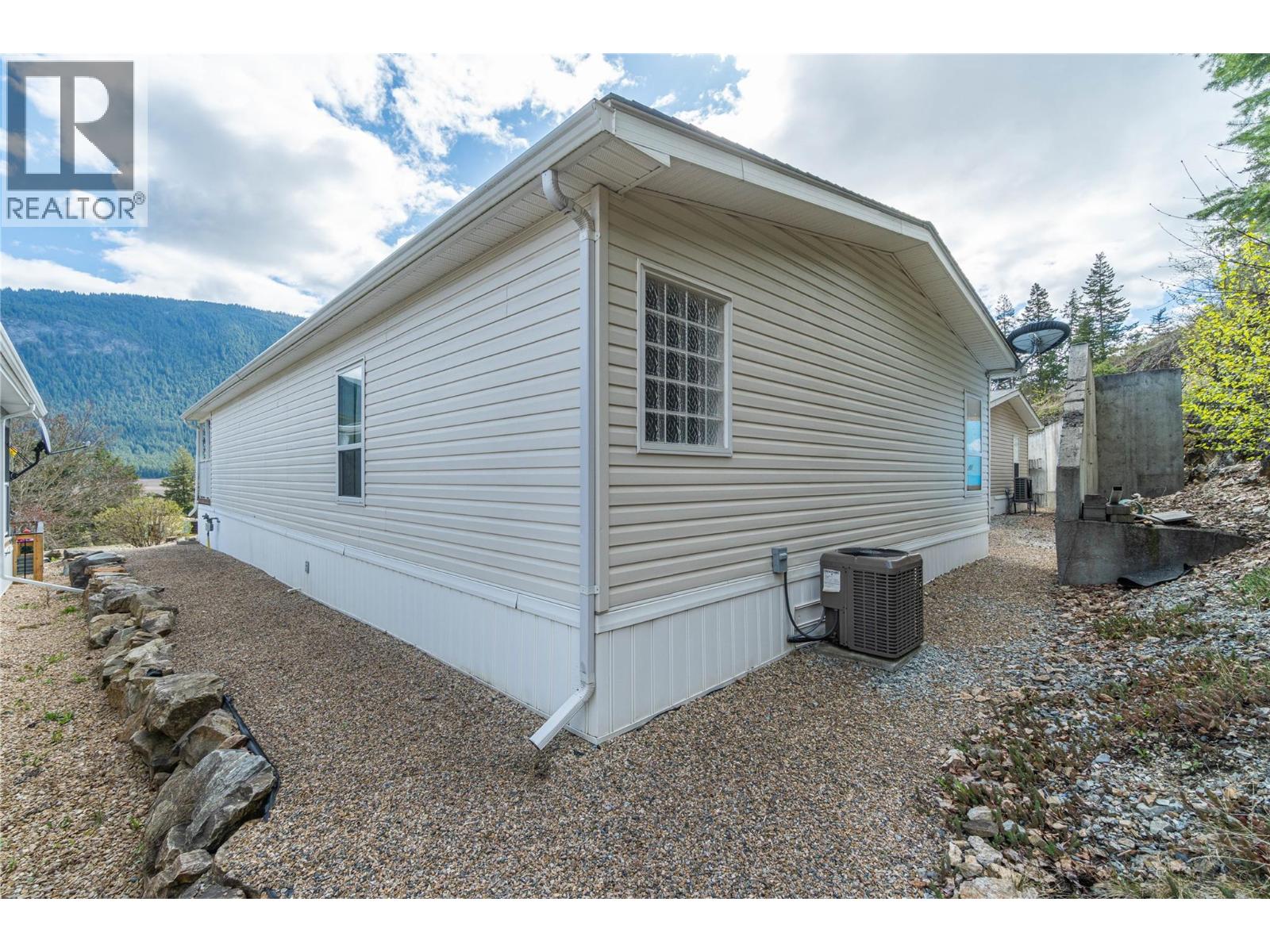 1885 Tappen Notch Hill Road Unit# 2, Tappen, British Columbia  V0E 2X3 - Photo 23 - 10383895