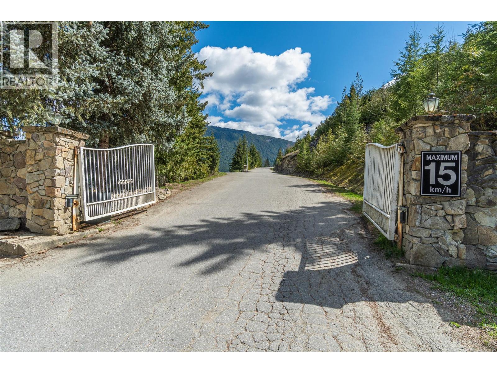 1885 Tappen Notch Hill Road Unit# 2, Tappen, British Columbia  V0E 2X3 - Photo 37 - 10383895