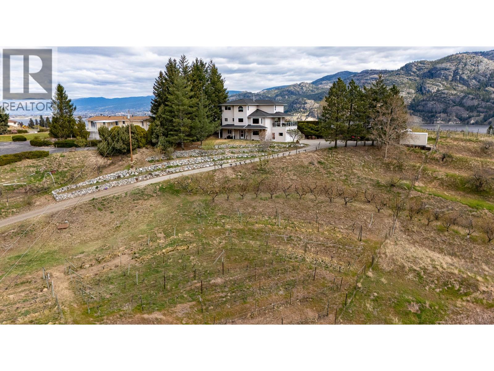 100 Spruce Avenue, Kaleden, British Columbia  V0H 1K0 - Photo 1 - 10383492