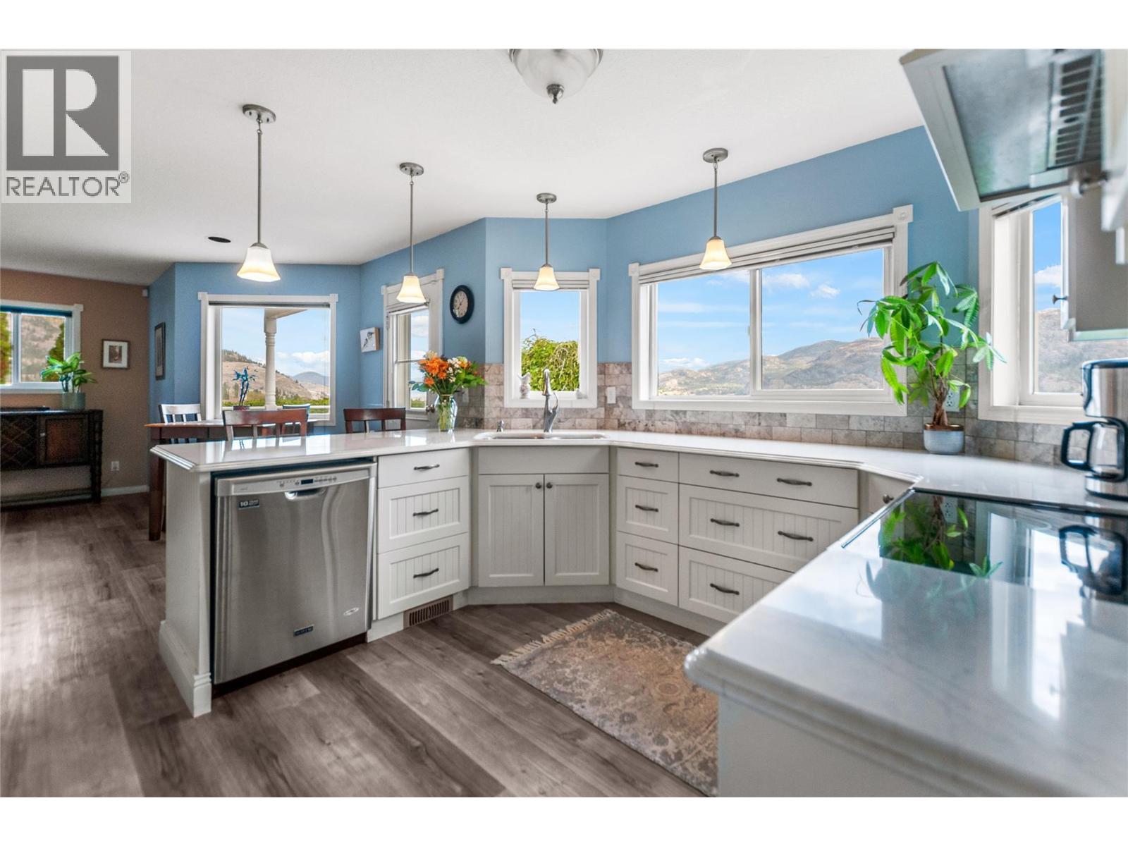 100 Spruce Avenue, Kaleden, British Columbia  V0H 1K0 - Photo 8 - 10383492