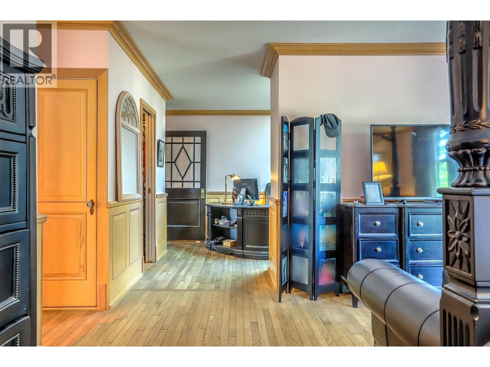 5482 Silver Star Road, Vernon, British Columbia  V1B 3K4 - Photo 26 - 10373883