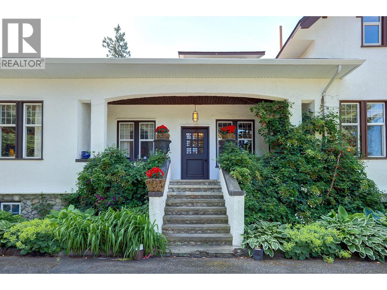 5482 Silver Star Road, Vernon, British Columbia  V1B 3K4 - Photo 4 - 10373883