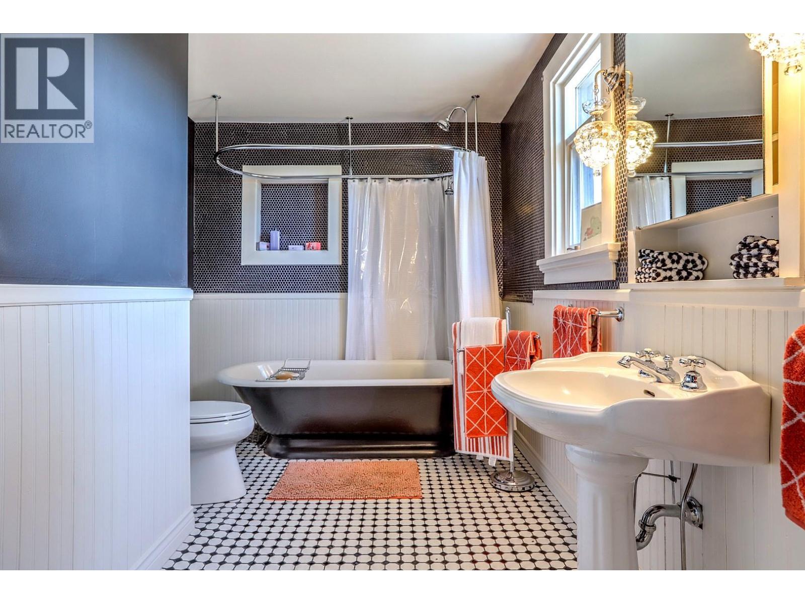 5482 Silver Star Road, Vernon, British Columbia  V1B 3K4 - Photo 44 - 10373883