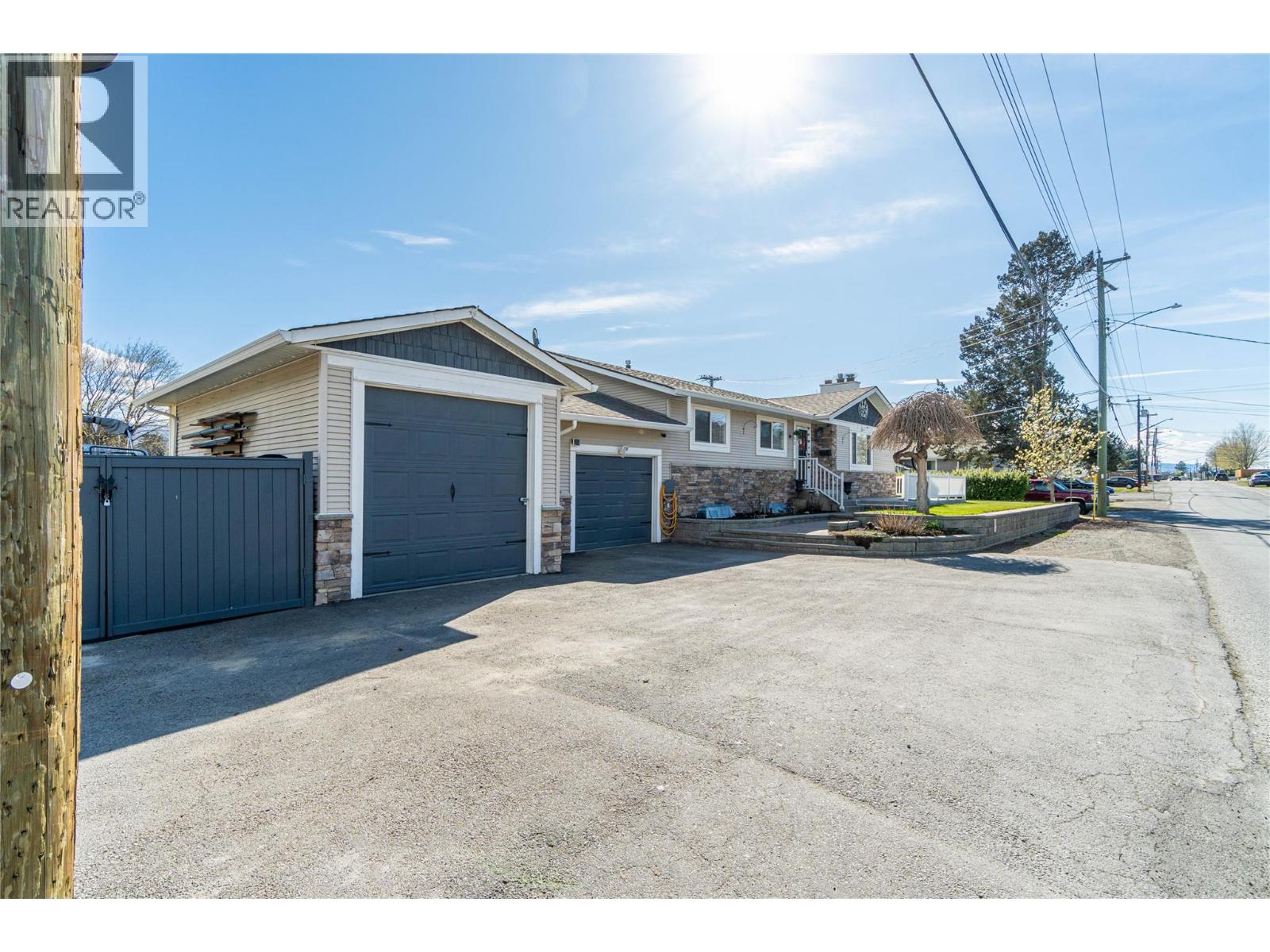 615 York Avenue, Kamloops, British Columbia  V2B 7M5 - Photo 2 - 10383765