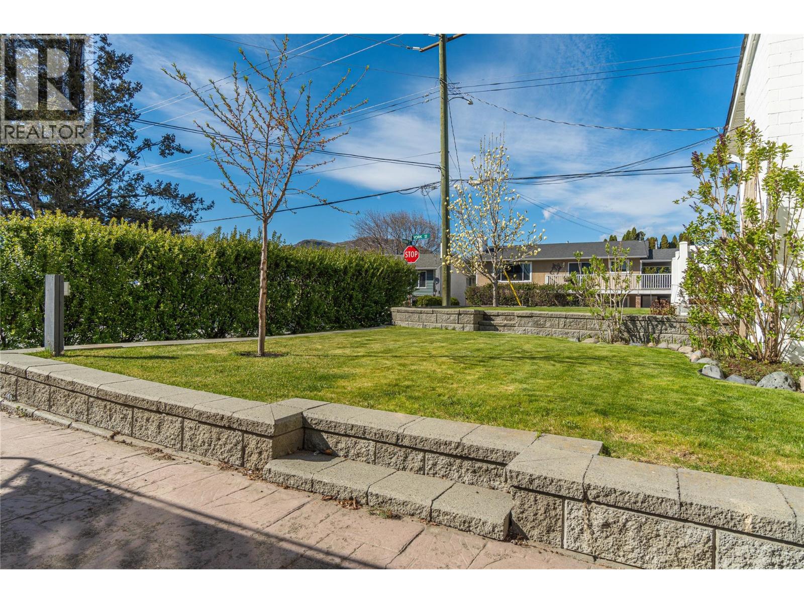 615 York Avenue, Kamloops, British Columbia  V2B 7M5 - Photo 37 - 10383765