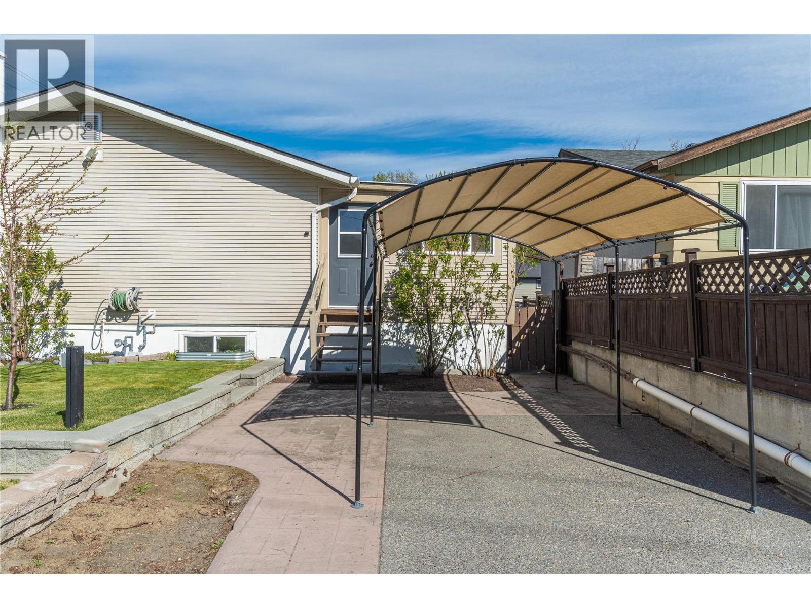 615 York Avenue, Kamloops, British Columbia  V2B 7M5 - Photo 38 - 10383765