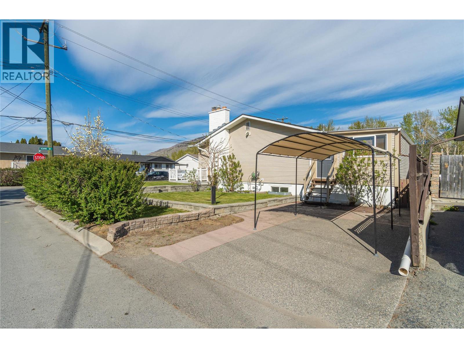 615 York Avenue, Kamloops, British Columbia  V2B 7M5 - Photo 5 - 10383765