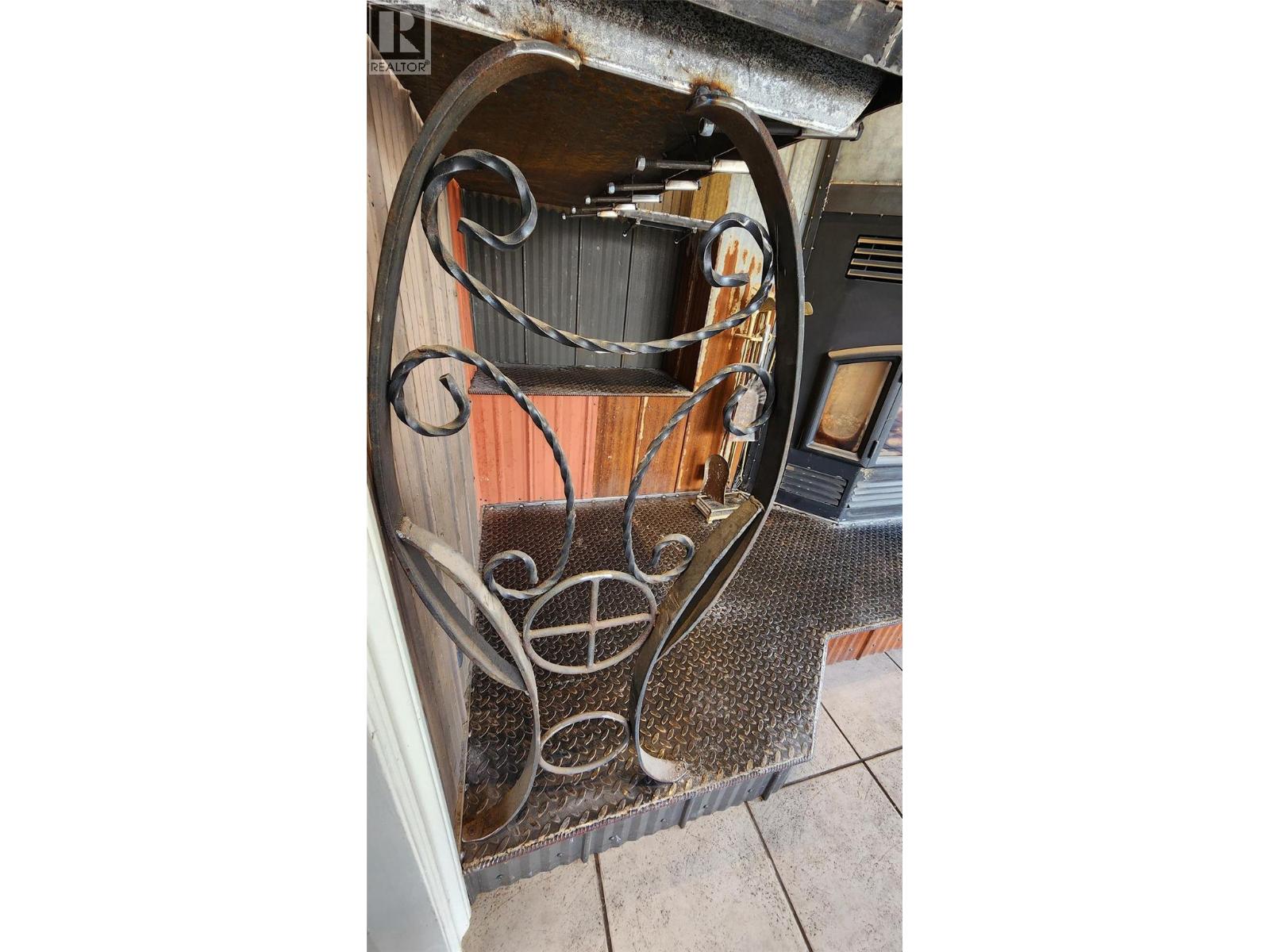 501 5th Avenue, Castlegar, British Columbia  V1N 1W1 - Photo 14 - 10383908