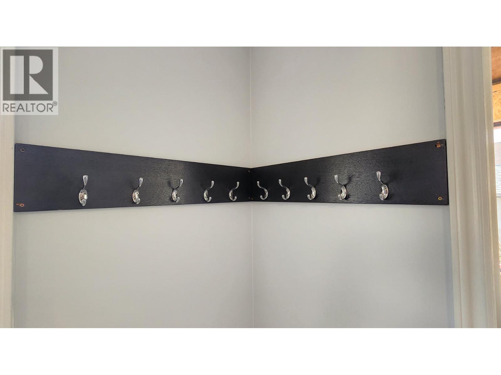 501 5th Avenue, Castlegar, British Columbia  V1N 1W1 - Photo 28 - 10383908