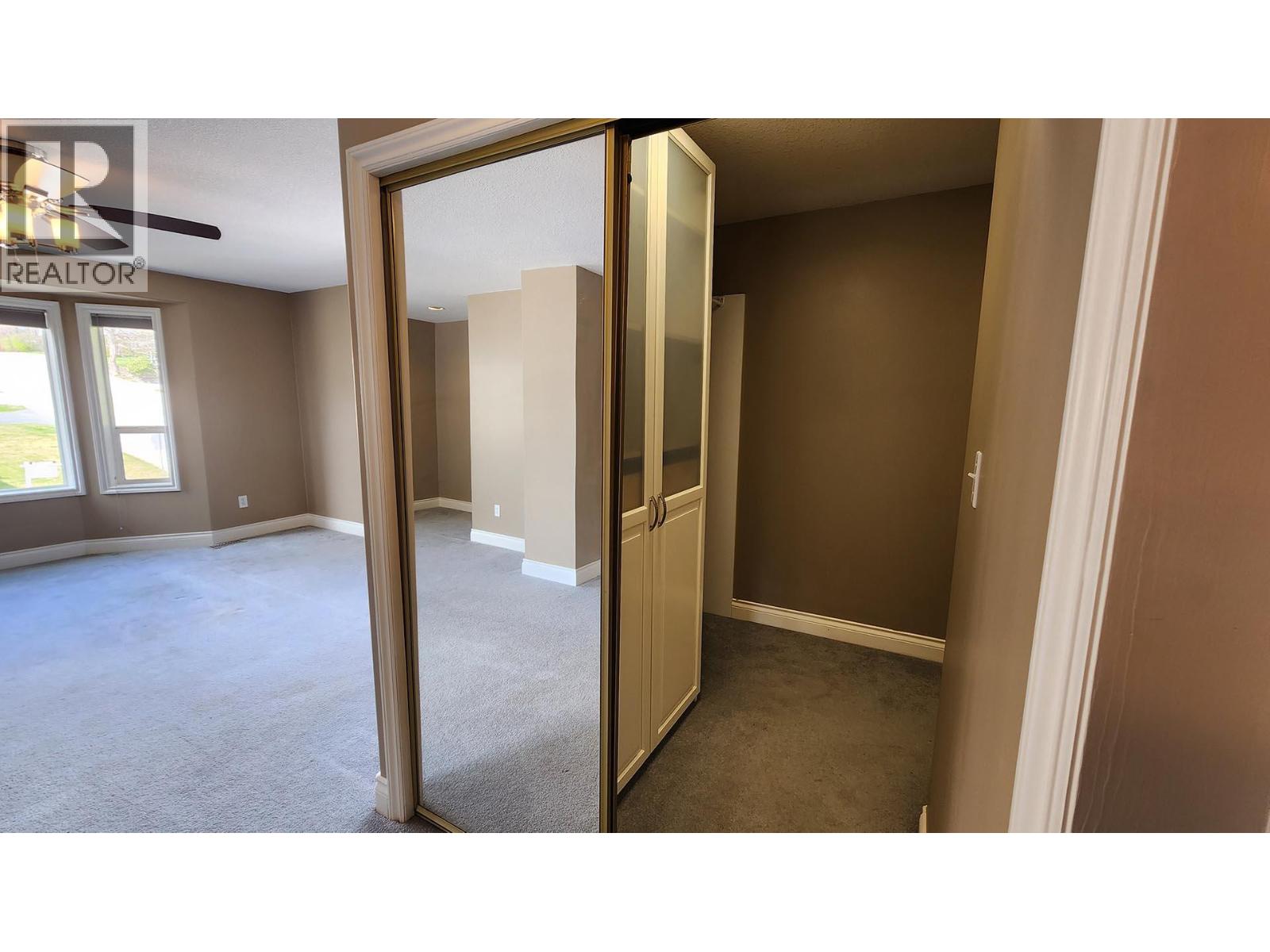 501 5th Avenue, Castlegar, British Columbia  V1N 1W1 - Photo 37 - 10383908