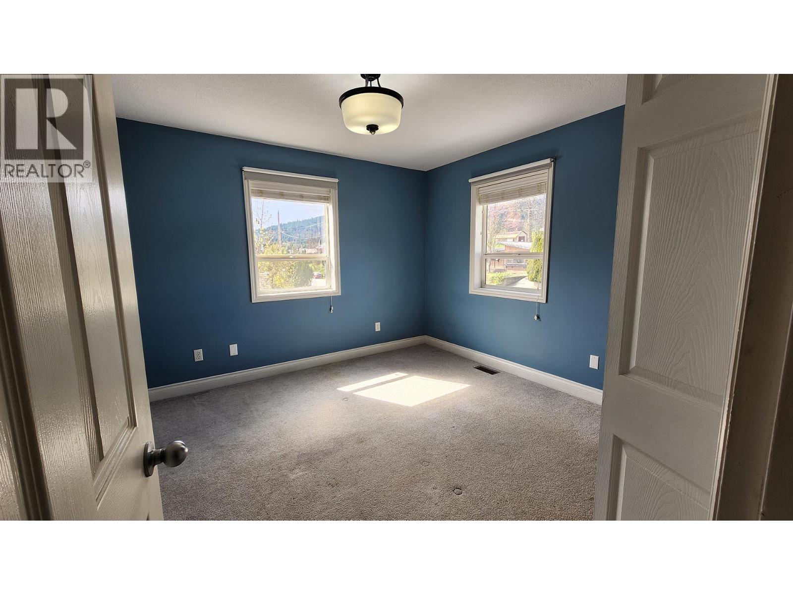 501 5th Avenue, Castlegar, British Columbia  V1N 1W1 - Photo 41 - 10383908