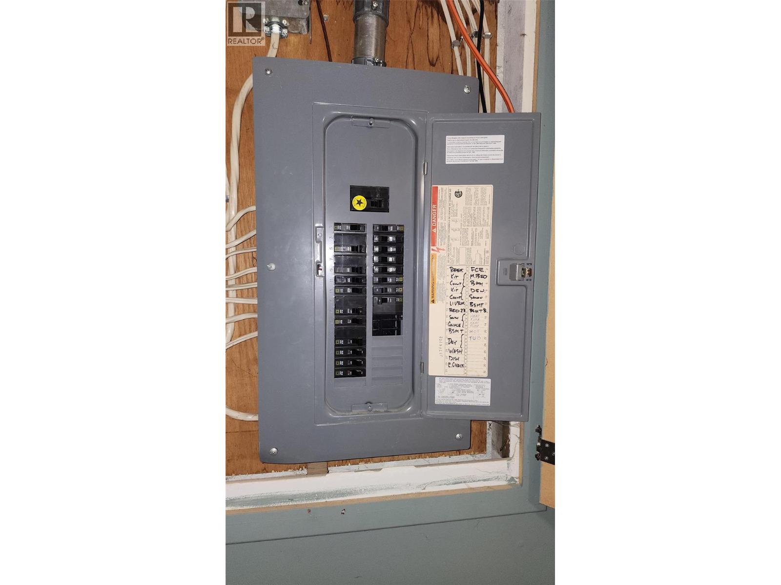 501 5th Avenue, Castlegar, British Columbia  V1N 1W1 - Photo 52 - 10383908