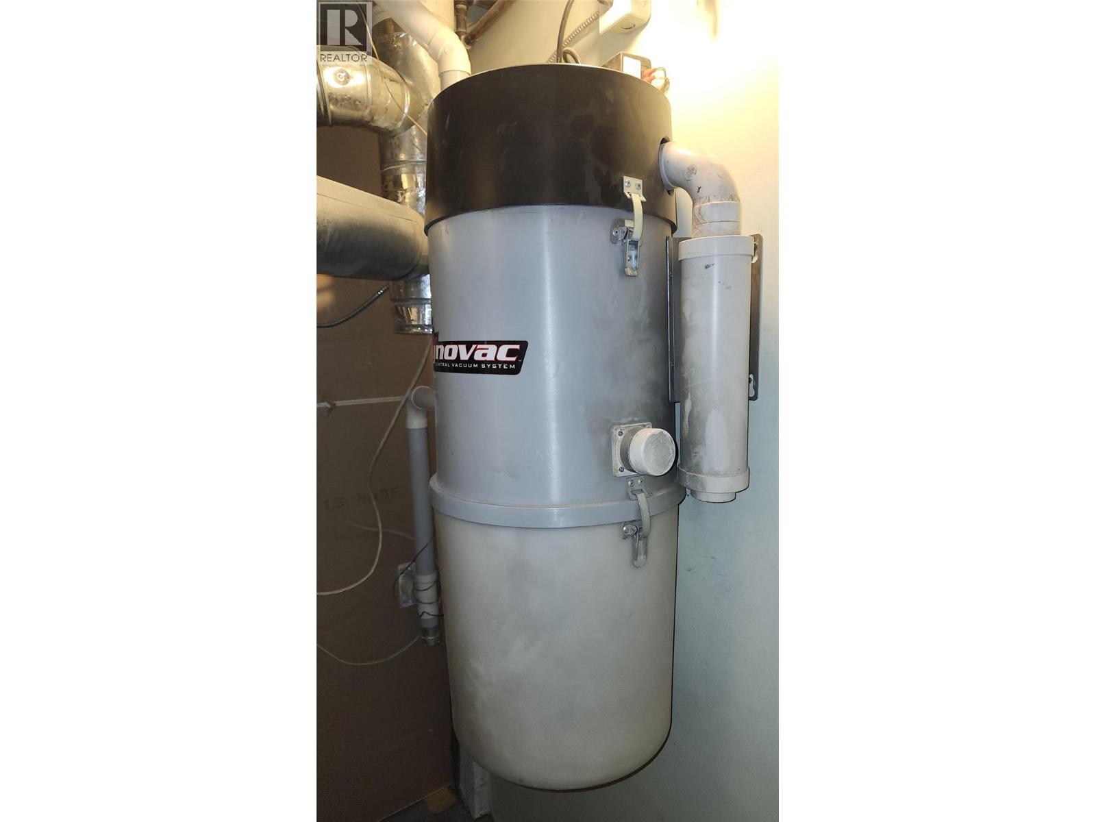 501 5th Avenue, Castlegar, British Columbia  V1N 1W1 - Photo 57 - 10383908