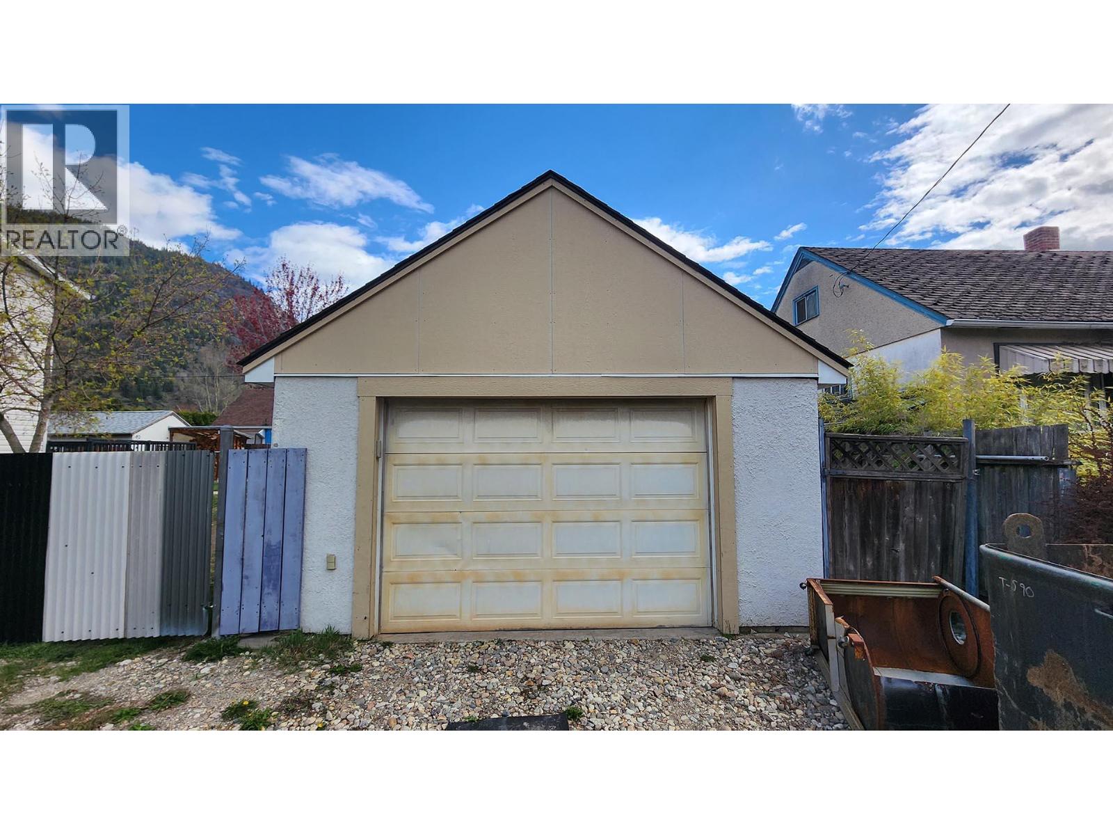 501 5th Avenue, Castlegar, British Columbia  V1N 1W1 - Photo 66 - 10383908