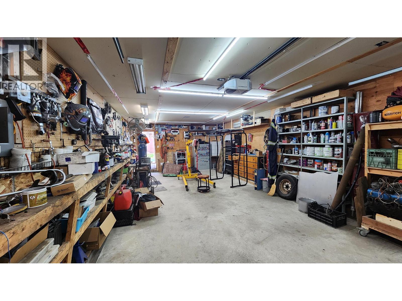 501 5th Avenue, Castlegar, British Columbia  V1N 1W1 - Photo 70 - 10383908