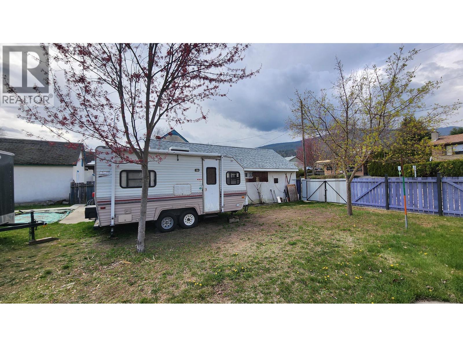 501 5th Avenue, Castlegar, British Columbia  V1N 1W1 - Photo 72 - 10383908