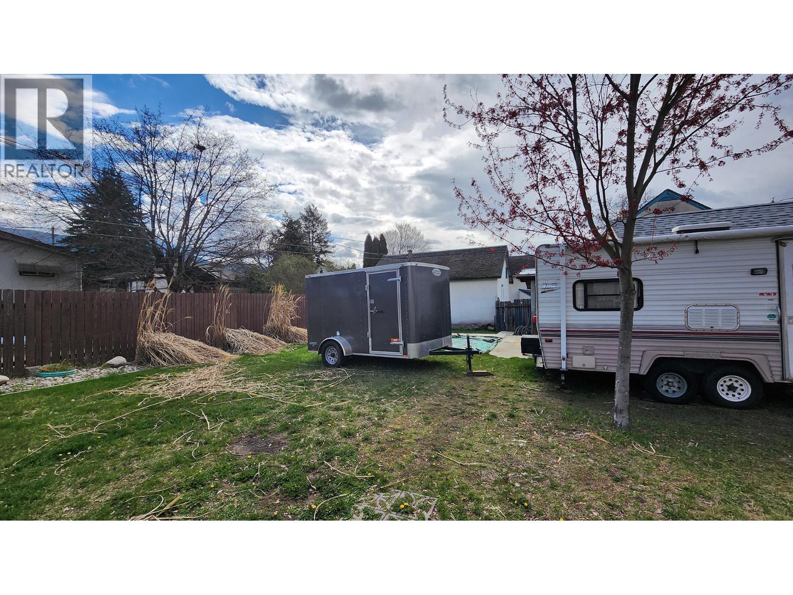 501 5th Avenue, Castlegar, British Columbia  V1N 1W1 - Photo 73 - 10383908