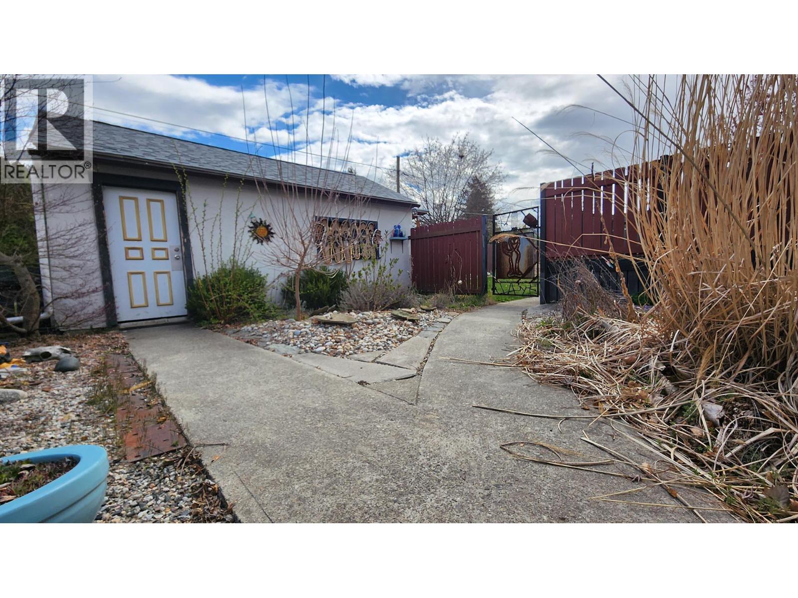 501 5th Avenue, Castlegar, British Columbia  V1N 1W1 - Photo 78 - 10383908