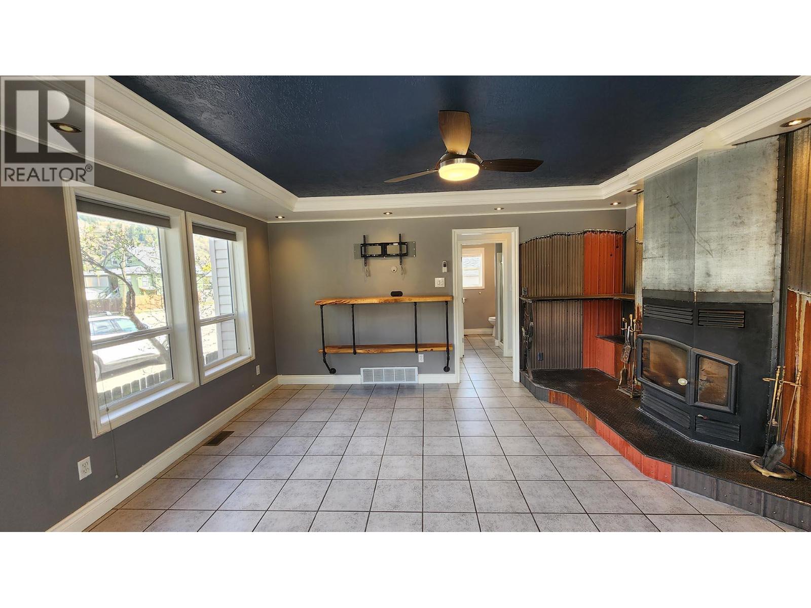 501 5th Avenue, Castlegar, British Columbia  V1N 1W1 - Photo 8 - 10383908