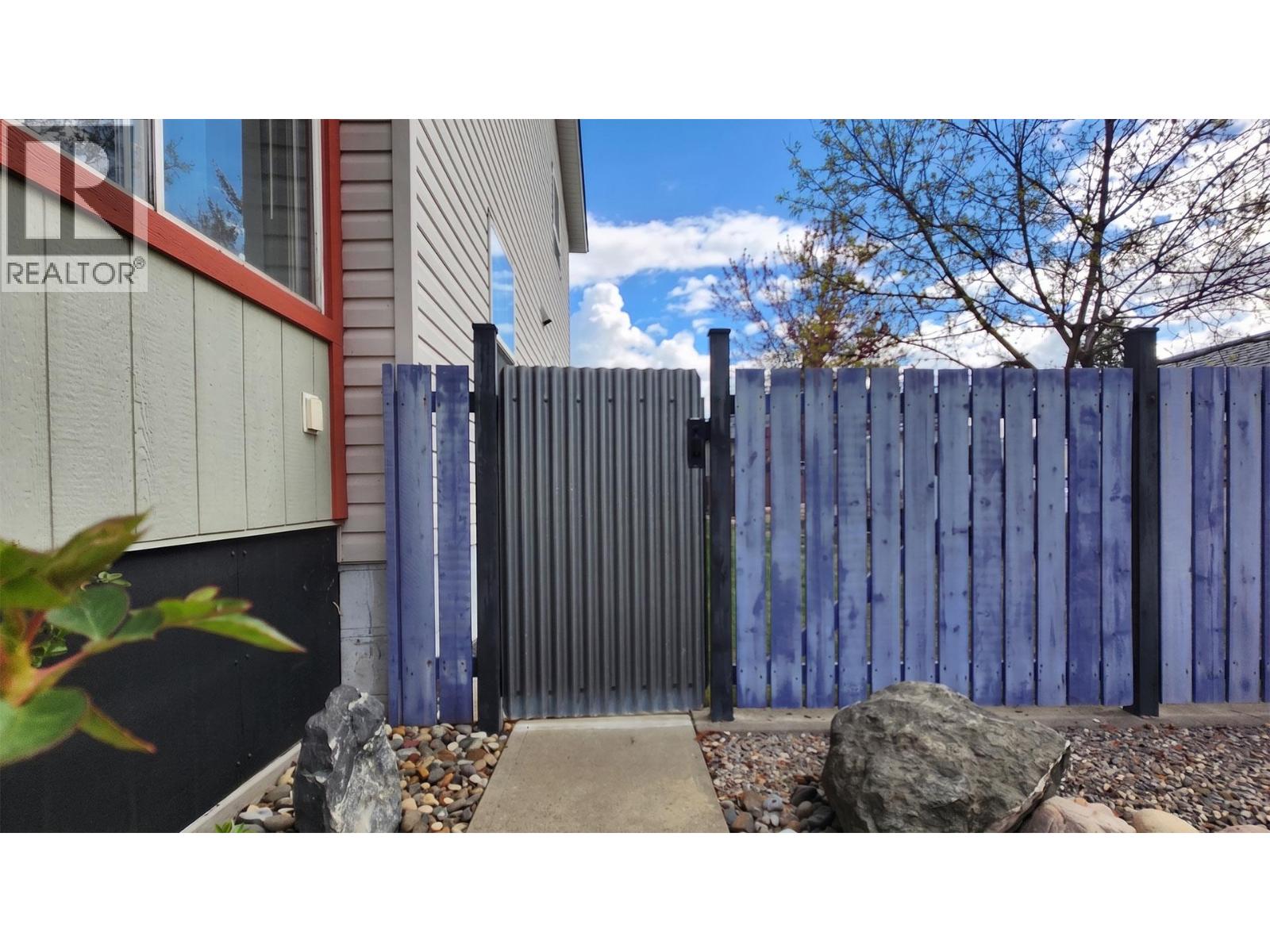 501 5th Avenue, Castlegar, British Columbia  V1N 1W1 - Photo 87 - 10383908