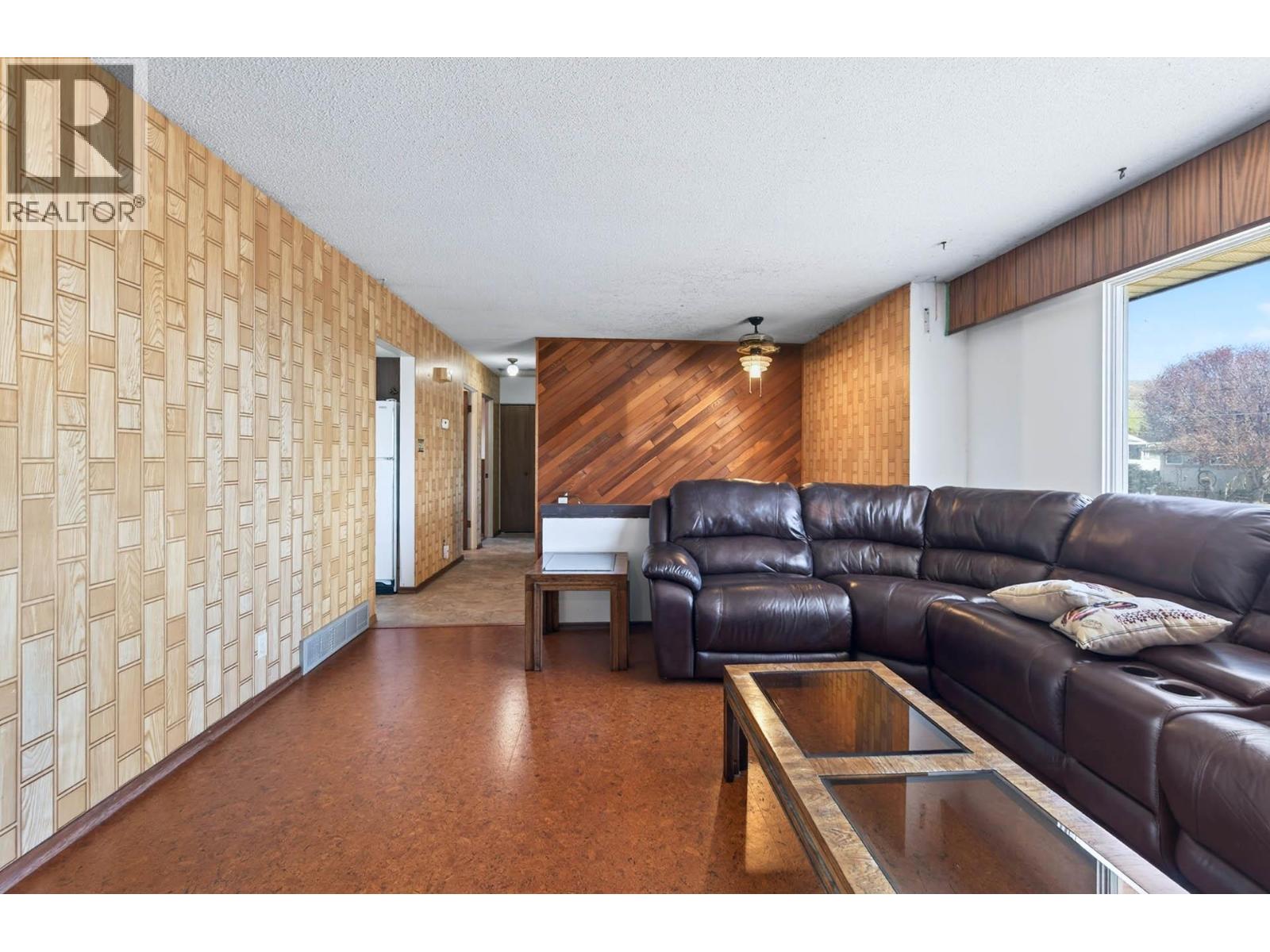 1132 Windbreak Street, Kamloops, British Columbia  V2B 5R2 - Photo 5 - 10383685