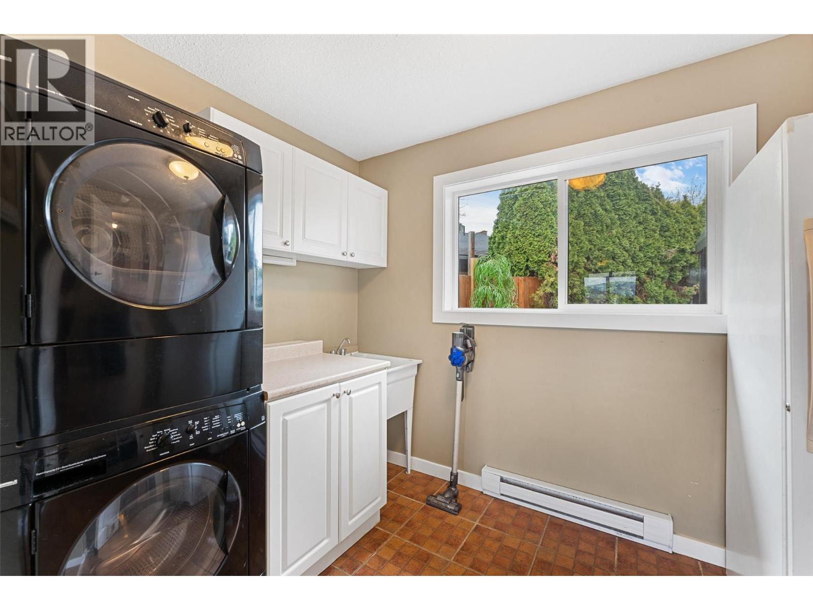 10679 Sherman Drive, Lake Country, British Columbia  V4V 1W2 - Photo 30 - 10383280