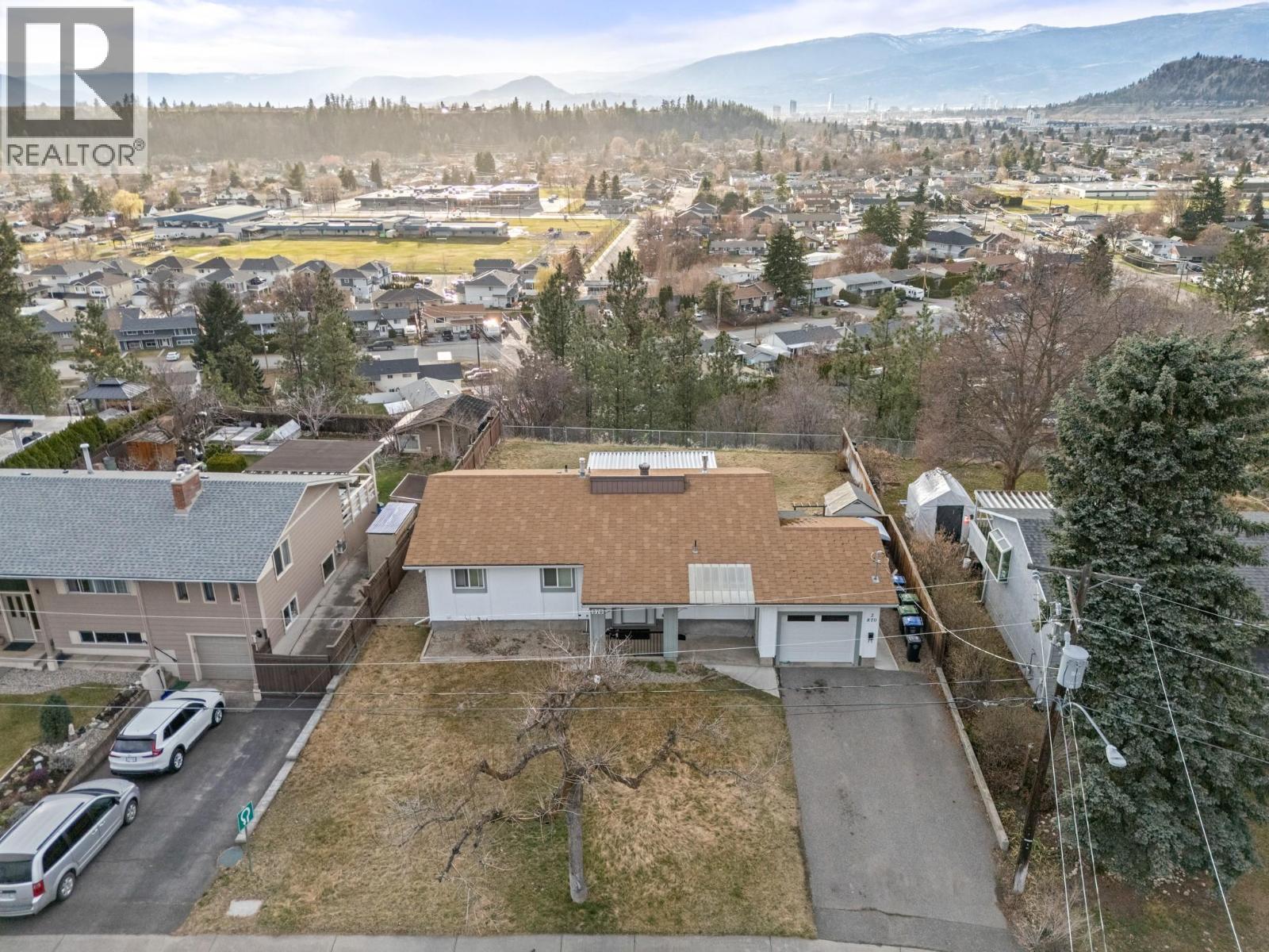 870 Dougall Road S, Kelowna, British Columbia  V1X 3J8 - Photo 1 - 10383939