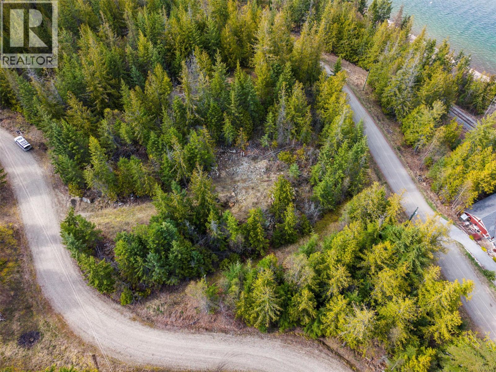 400 Lexington Avenue, Procter, British Columbia  V0G 1V0 - Photo 4 - 10383905